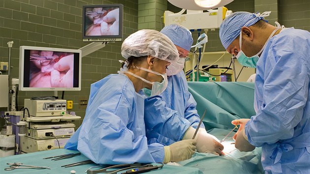 Nov metoda operace tseln kly v nemocnici v Rychnov nad Knnou (31.10. 2013).
