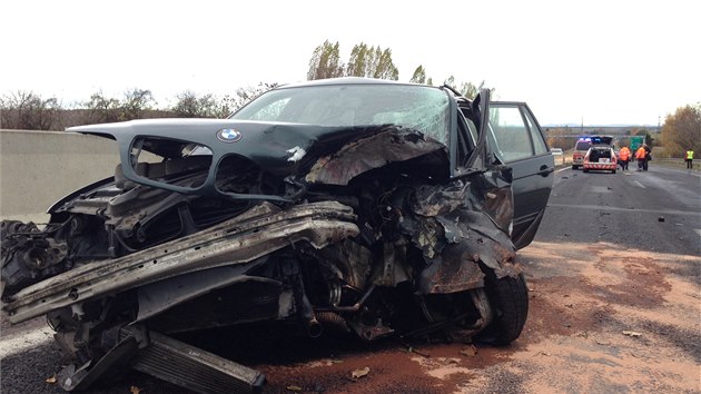 Řidič BMW z místa nehody utekl (9. listopadu 2013)