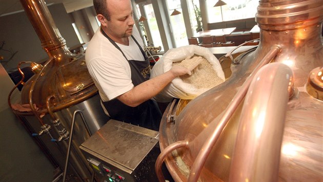 Pivovar Romana Čechmánka je v provozu dva měsíce.