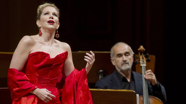 Americk sopranistka Joyce DiDonato vystoupila ve Dvokov sni praskho Rudolfina (5. listopadu 2013).