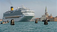 Na nkterých výletních lodích se plaví a pt tisíc turist.