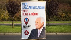 Václav Klaus na pedvolebním billboardu hnutí Hlavu vzhru!