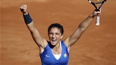 Sara Erraniová slaví italský triumf ve Fed Cupu. 
