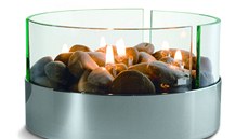 Malé stolní krby nahrazují i svíky, jsou ideální pro vytvoení svátení a...