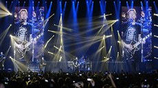 Nickelback na koncertě 7. listopadu 2013 v pražské O2 aréně