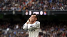 ALE NE... Gareth Bale z Realu Madrid lituje zahozené ance.