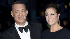 Tom Hanks a jeho manelka Rita Wilsonová (9. íjna 2013)