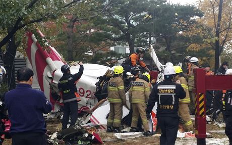 Nehodu vrtulnku v soulskm Gangnamu nepeili piloti. (16. listpadu 2013)