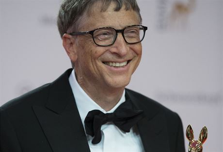 Nejbohatím lovkem svta zstává Bill Gates.