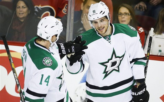 Tyler Seguin a Jamie Benn: momentáln nejnebezpenjí útoné duo v NHL. 