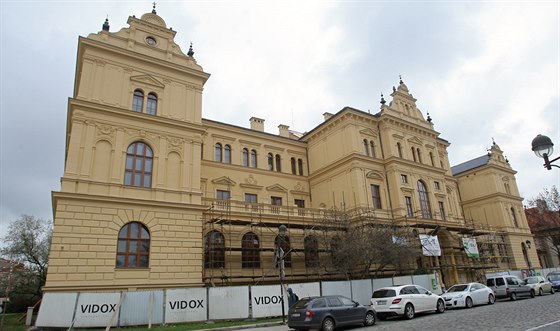 Novorenesanční budova Jihočeského muzea v Českých Budějovicích.