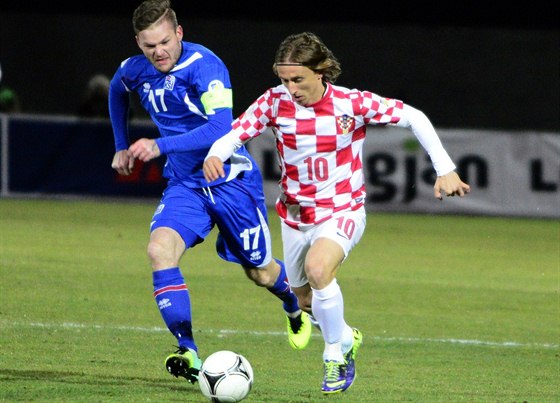 Jednou z opor chorvatského týmu na Euru bude Luka Modri (vpravo)