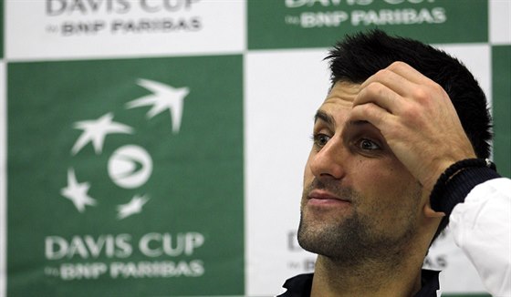 Srbská jednika Novak Djokovi ped finále Davisova poháru proti esku.