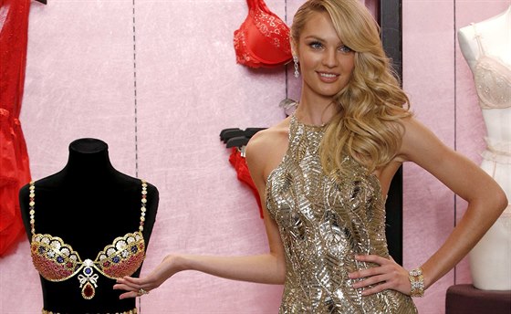 Modelka Candice Swanepoelová a luxusní podprsenka od Victoria's Secret pro rok...