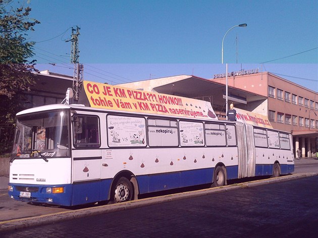 Vulgární autobus na Smíchovském nádraí
