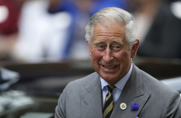 Princ Charles se p�ijel do nemocnice podívat na svého prvorozeného vnuka (22.