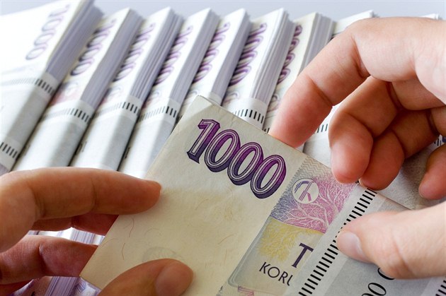 Úv�ry pro podnikatele dosahují b�n� vý�e n�kolika desítek milion�. Nejde v�ak u� o kontokorent, ale o klasický úv�r t�eba na investice. Ilustra�ní snímek