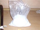 Policisté nalezli pt kilogram pervitinu, sedm kilogram pseudoefedrinu,...
