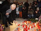 Václav Klaus zapálil svíku na Národní tíd (17. listopad 2013).