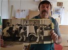 Mirko Hrazdíra z Lelekovic u Brna ukazuje fotografii výroby originálu Dimaxionu...