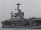 Spojené státy americké posílají Filipínám na pomoc nkolik svých válených lodí.
