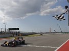 V CÍLI. Sebastian Vettel vítzí ve Velké cen USA. 
