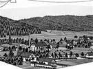 Pohled na obec z východu, poátek 20. století