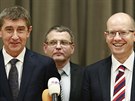 Andrej Babi, Lubomír Zaorálek a Bohuslav Sobotka po setkání ANO a SSD v...