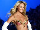 Candice Swanepoelová na pehlídce Victoria's Secret  (13. listopadu 2013)