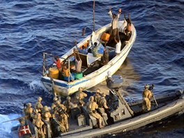 Zsahov jednotka z dnsk vlen lod Esbern Snare zatk somlsk pirty