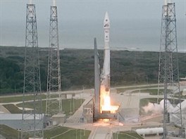 Dru�ice Maven letí k Marsu hledat, kam zmizela voda.