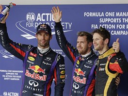 TI NEJRYCHLEJ. Mark Webber (zleva), Sebastian Vettel a Romain Grosjean...