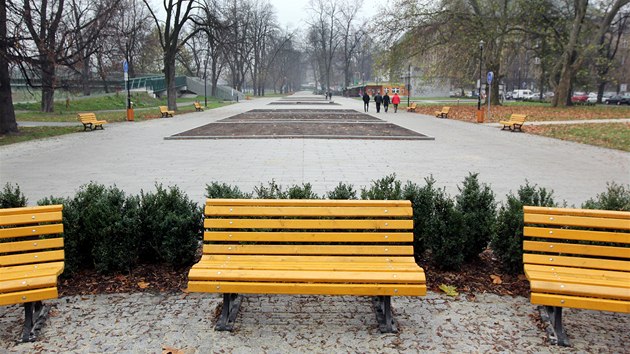 Komenského sady v centru Ostravy prošly výraznou rekonstrukcí. (13. listopadu 2013)