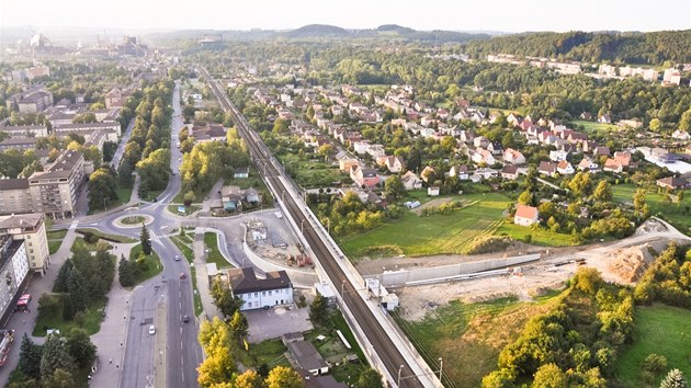 Pohled na stavbu velmi dleitého podjezdu elezniní trati Tinec - Lybice.