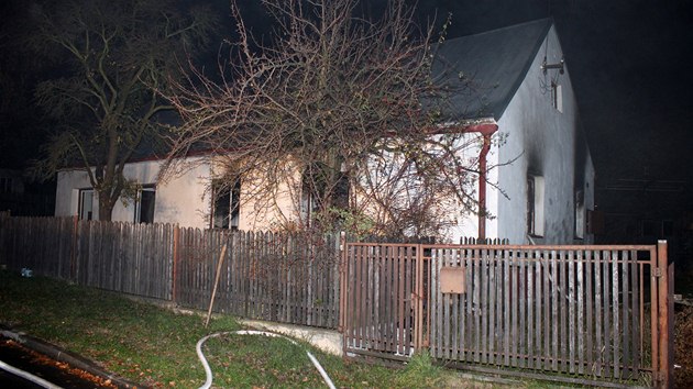 Pohled na domek v Úvalnu na Krnovsku, který požár poničil.