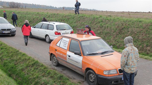 Úastníci sledovali web, jestli se teba nepihlásí jet njaká keka.