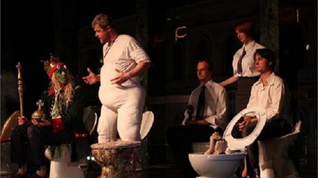 Ze hry Milo Ubu aneb ... málem králem