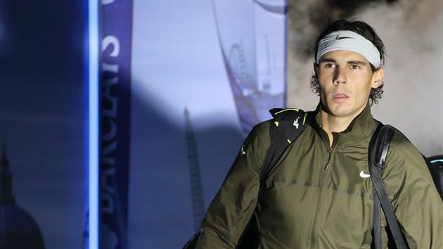 JDE SE DO SEMIFINLE. Rafael Nadal ped svm soubojem s Rogerem Federerem v semifinle Turnaje mistr.