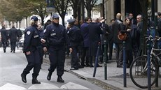 V listu Libération v Paíi mu s brokovnicí ván postelil fotografa. Policie...
