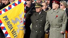U píleitosti Dne válených veterán, který se v esku slaví od roku 2001, vyznamenal ministr obrany Vlastimil Picek devt veterán Zásluným kíem. Nkterým z nich nebylo ani 16 let, kdy se zapojili do boje s okupanty.