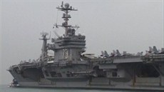 Spojené státy americké posílají Filipínám na pomoc několik svých válečných lodí.