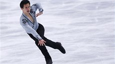 Kanadský krasobrusla Patrick Chan pi volné jízd na Grand Prix v Paíi.