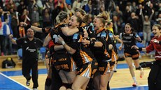 Házenká�ky Mostu jásají po postupu do osmifinále Poháru EHF. 