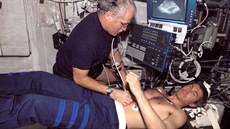 Zařízení ADUM (Advanced Diagnostic Ultrasound in Microgravity) sloužilo k...