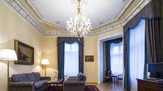 I obývací pokoj Prezidentského apartmá má nádherné tukové stropy.