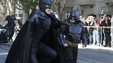 Malého Batmana, kterému se v anglitin íká Batkid, doprovázel dosplý Batman.