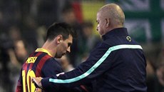 DO TEPLÍKA. Lionel Messi z Barcelony stídá v utkání s Betisem Sevilla.