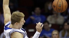 ECH V AMERICKÉ NCAA. Patrik Auda z univerzity Seton Hall smuje do koe ...