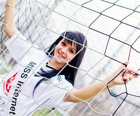 Fanynka Radka Ondrkov vyhrla titul Miss Internet FC Hradec Krlov.