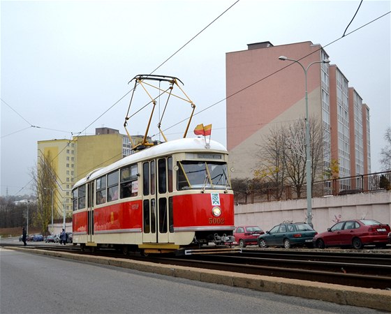 Historické vozy se vrátily do ulic v rámci výroí spolenosti Ropid. Ta slavila